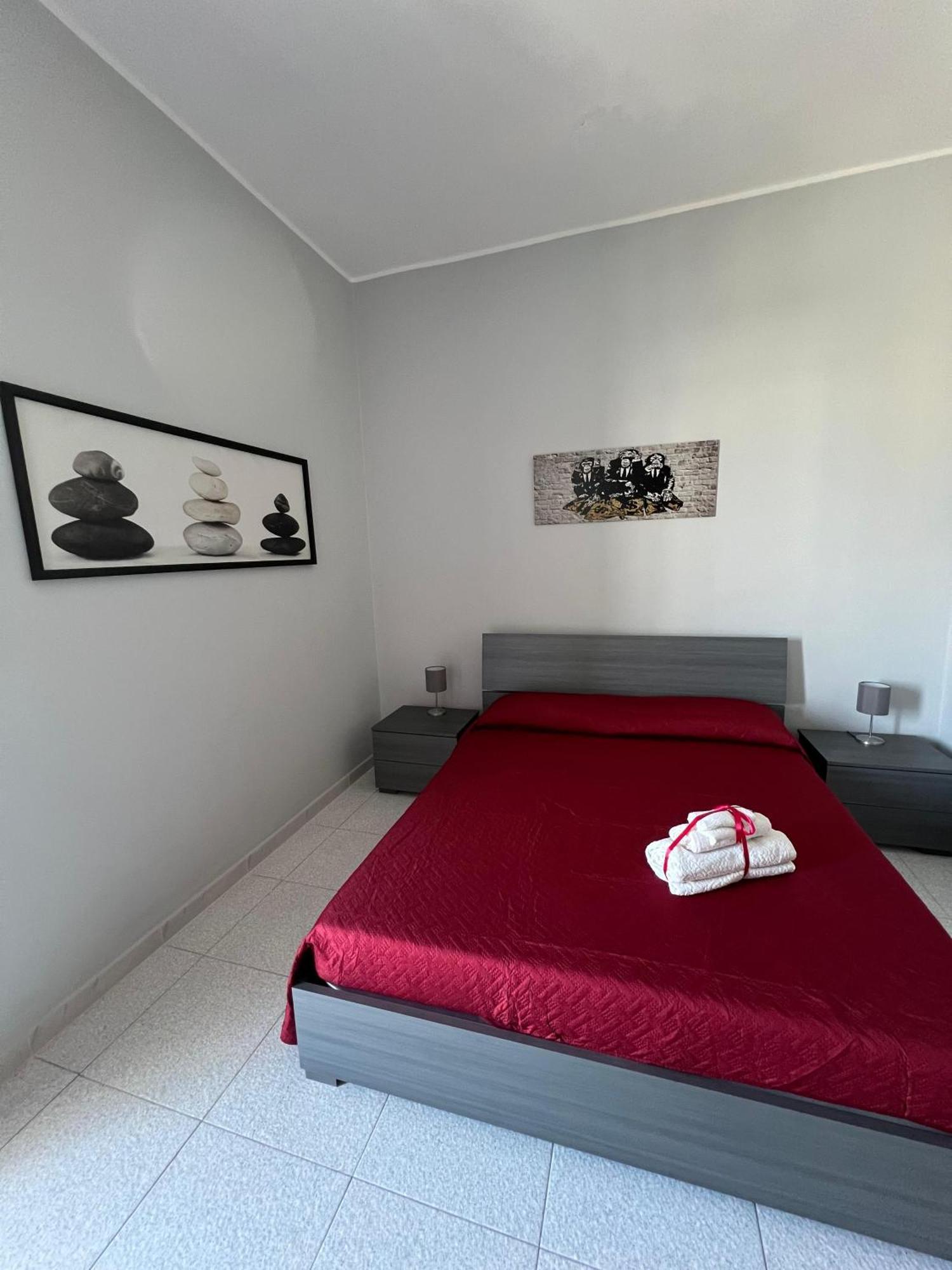 Settetrequattro Rooms Syracuse Luaran gambar