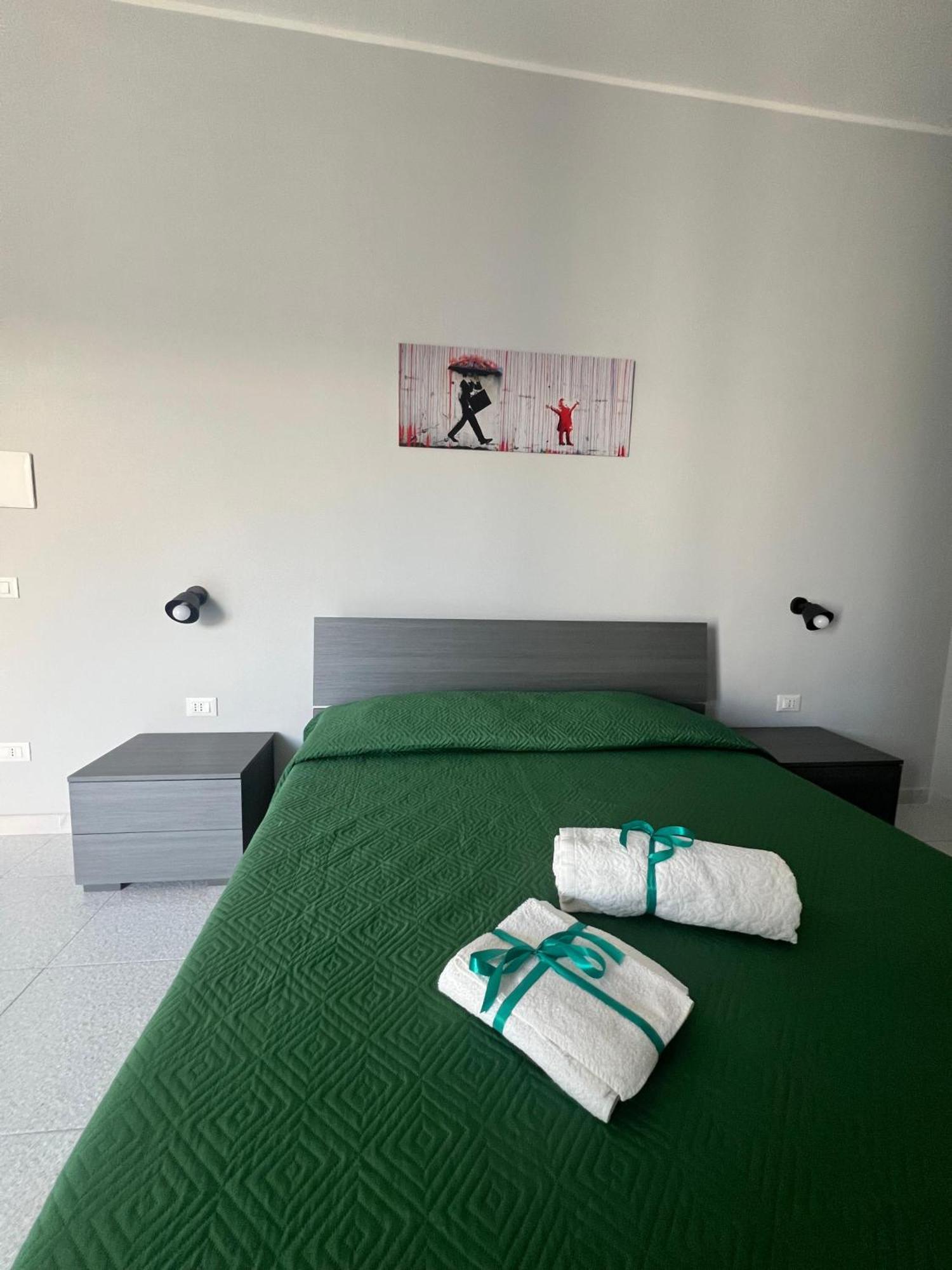 Settetrequattro Rooms Syracuse Luaran gambar