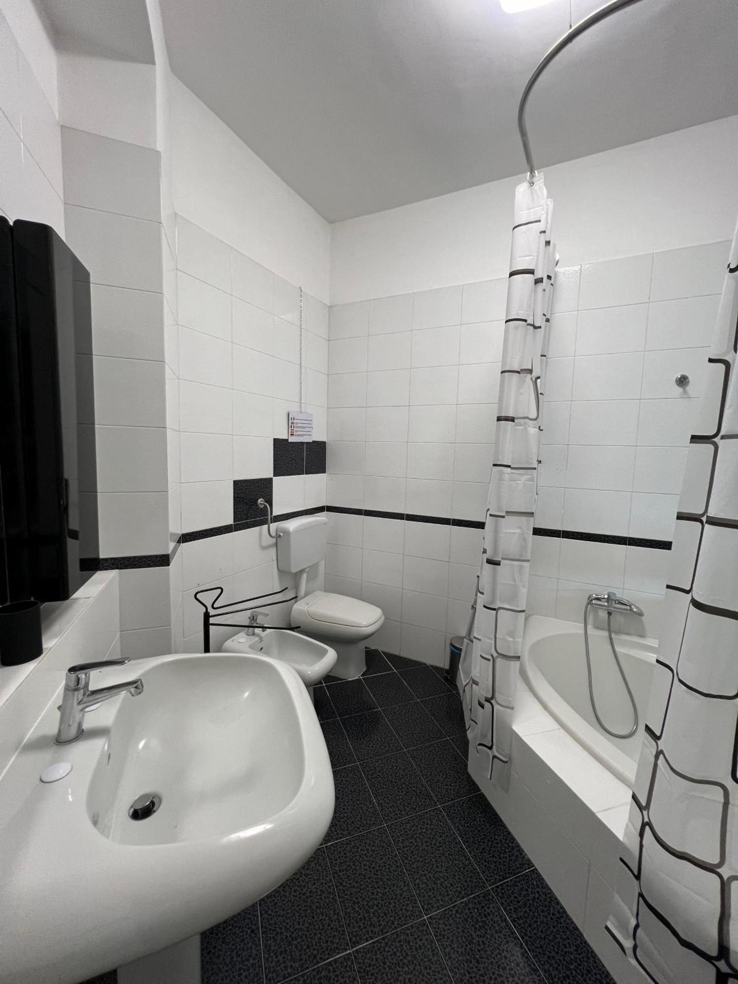 Settetrequattro Rooms Syracuse Luaran gambar
