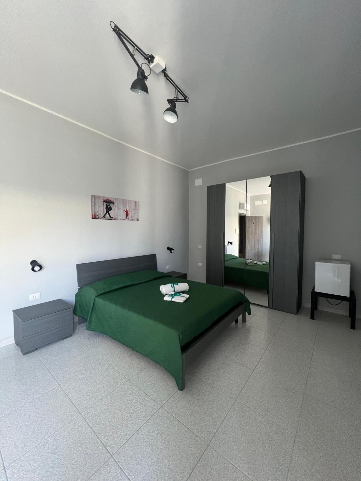 Settetrequattro Rooms Syracuse Luaran gambar