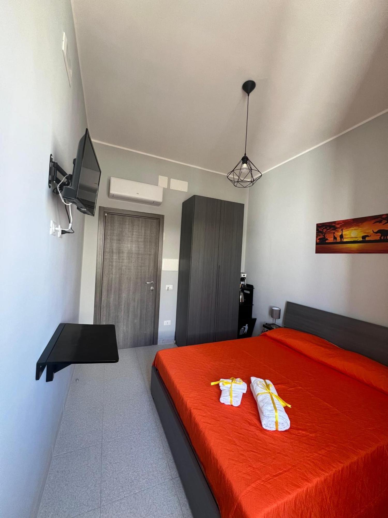 Settetrequattro Rooms Syracuse Luaran gambar