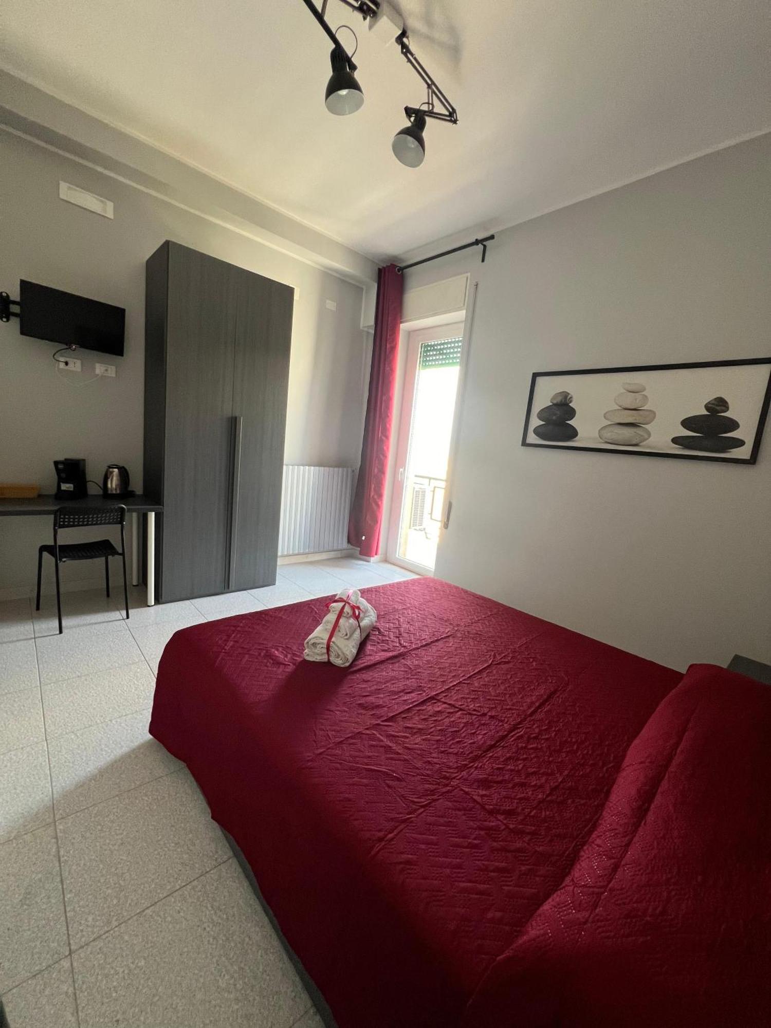 Settetrequattro Rooms Syracuse Luaran gambar