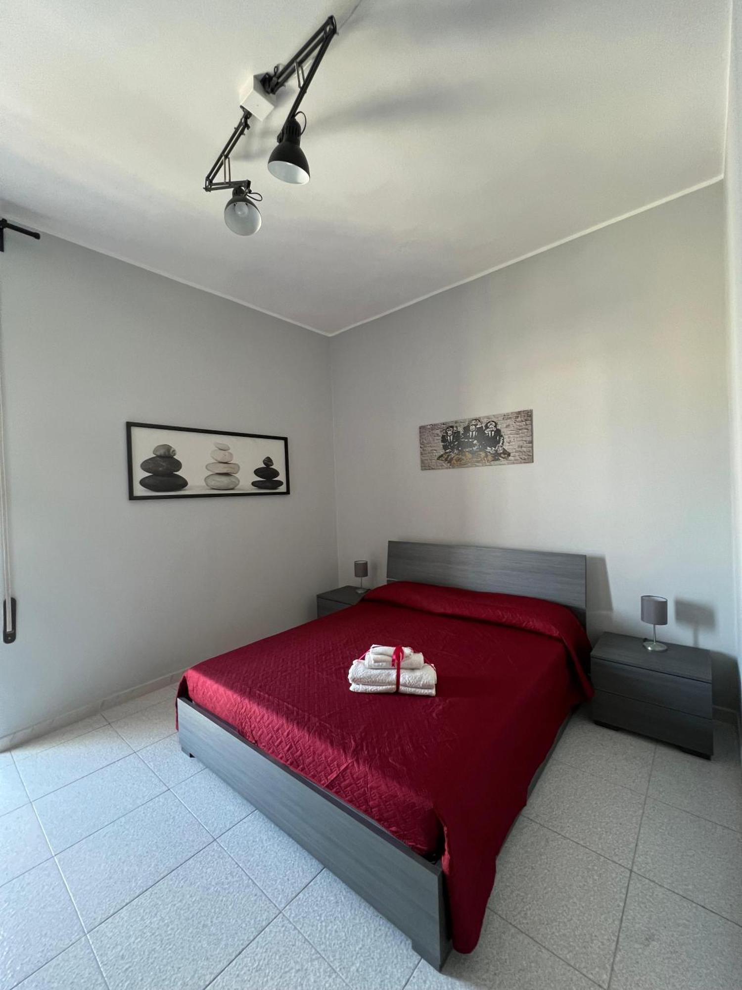 Settetrequattro Rooms Syracuse Luaran gambar
