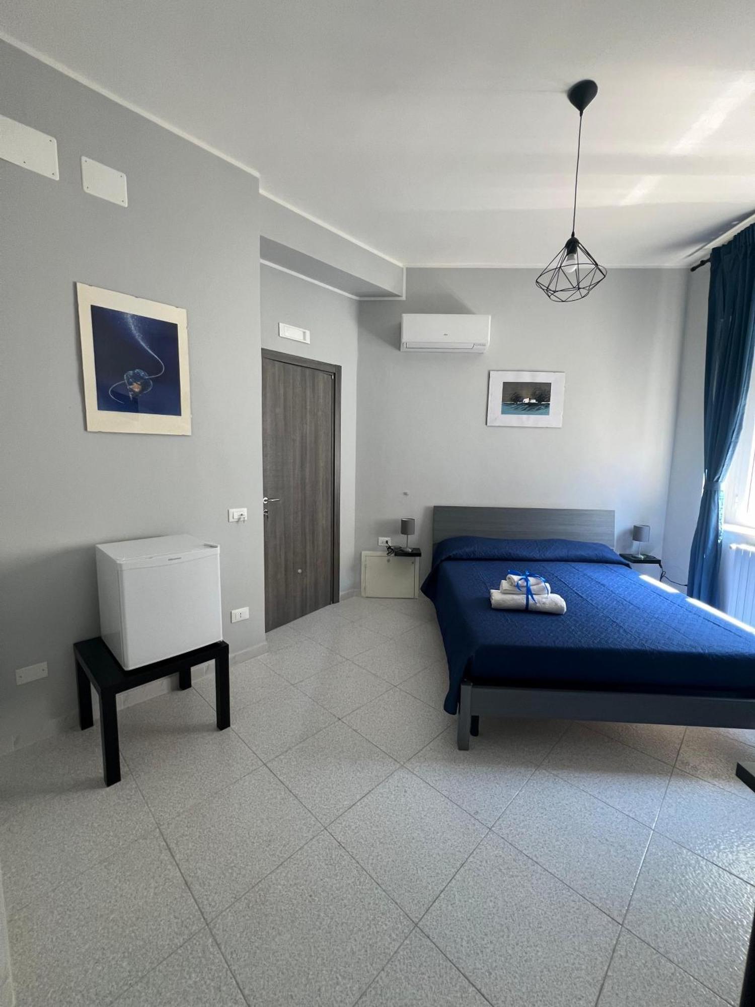 Settetrequattro Rooms Syracuse Luaran gambar